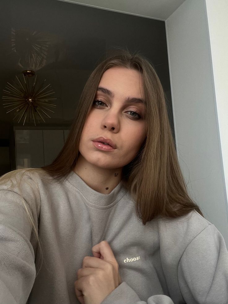 Page 77 + 1 selfie 2212